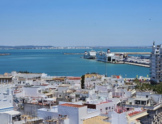 Blick auf den Hafen von Cádiz