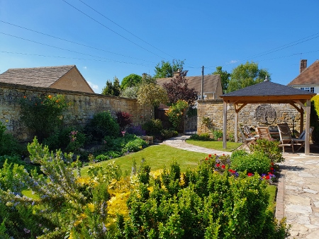 Cotswold Way - Broadway Olive Branch