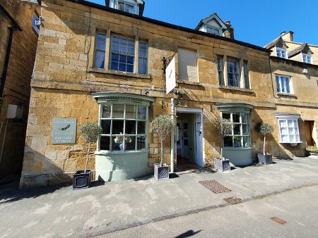 Cotswold Way - Broadway Olive Branch