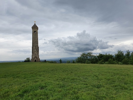 Cotswold Way - von Kings Stanley nach Wotton-under-Edge - Tyndale Monument