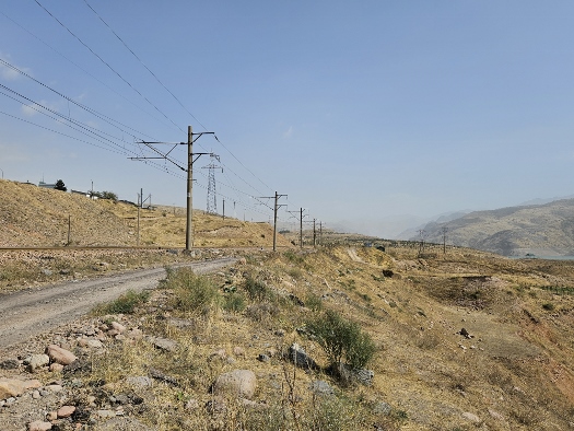 Nahe dem Ahangaran-Stausee