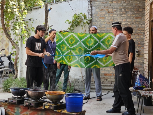 Wie die edlen Seidenstoffe entstehen