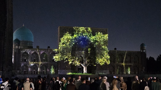 Lightshow am Registan Platz