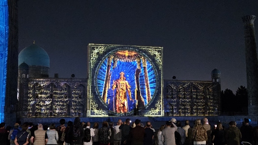 Lightshow am Registan Platz