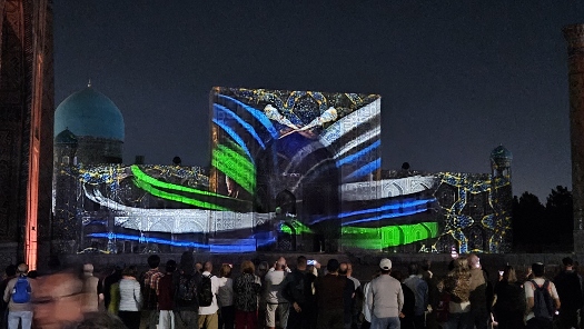 Lightshow am Registan Platz