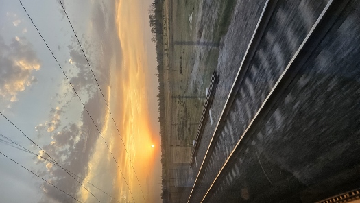 Von Samarkand nach Taschkent im Sonnenuntergang