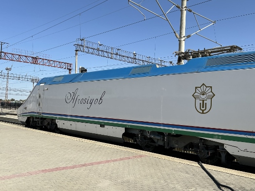 Afrosiyob - unser Zug von Buchara nach Samarkand