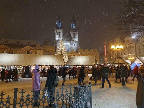 Weihnachtsmarkt am Altstäder Ring (Staroměstské náměstí)
